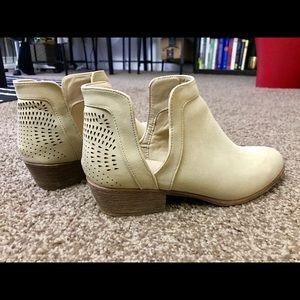 Justfab Tan Booties Size 9